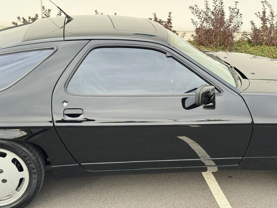 1990 Porsche 928 S4 - Image 29 of 31