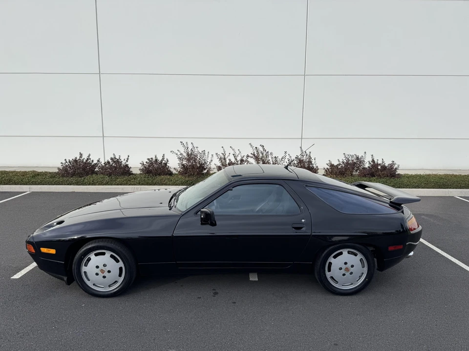 1990 Porsche 928 S4 - Image 14 of 31