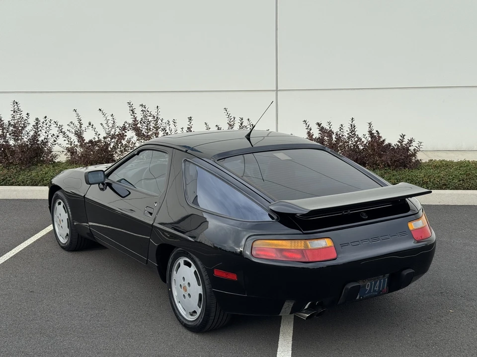 1990 Porsche 928 S4 - Image 16 of 31