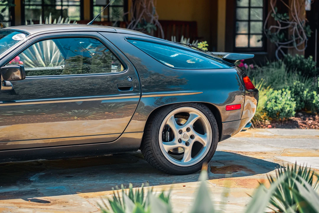 1990 Porsche 928 S4 - Image 18 of 31