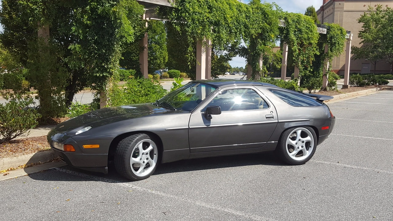 1990 Porsche 928 S4 - Image 2 of 31
