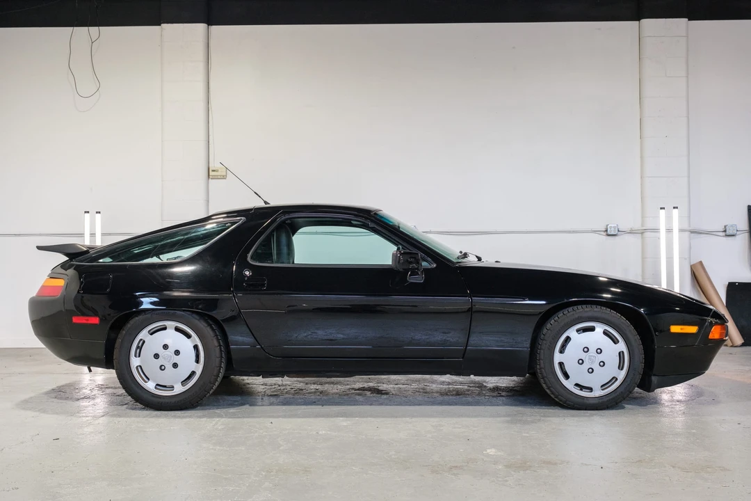 1990 Porsche 928 S4 - Image 14 of 31