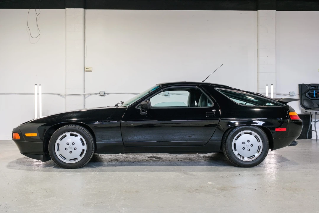 1990 Porsche 928 S4 - Image 5 of 31