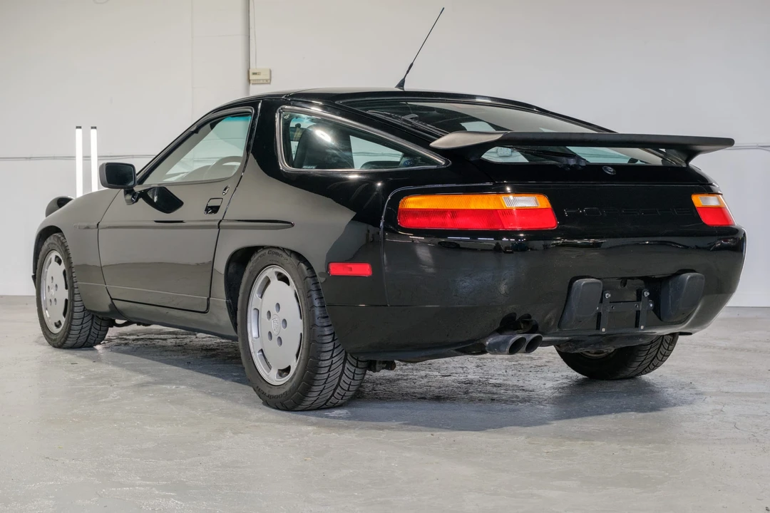 1990 Porsche 928 S4 - Image 8 of 31