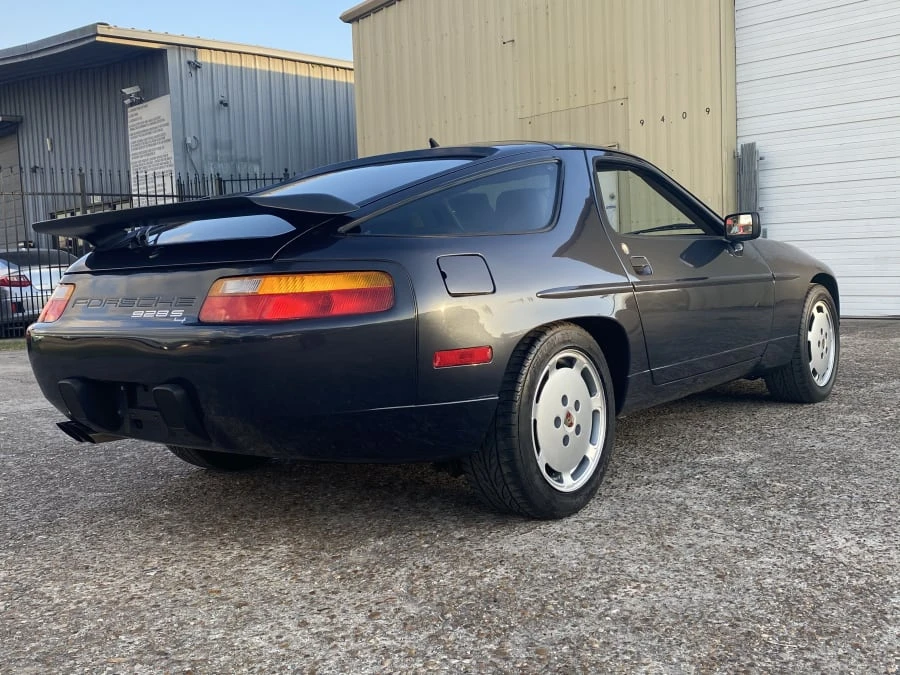 1990 Porsche 928 S4 - Image 2 of 16
