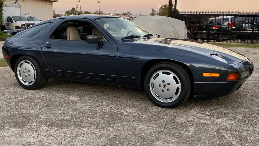 1990 Porsche 928 S4 - Image 2 of 16