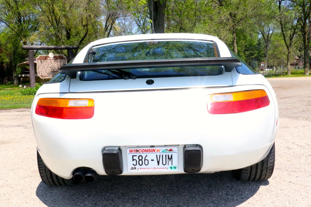 1990 Porsche 928 S4 - Image 18 of 31