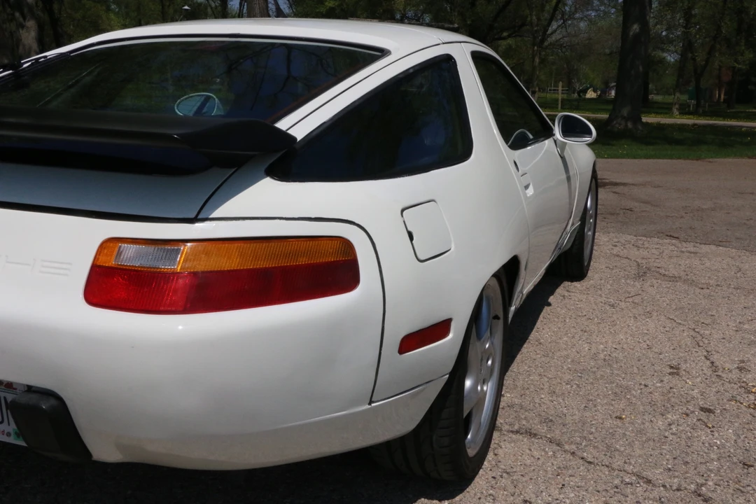 1990 Porsche 928 S4 - Image 20 of 31