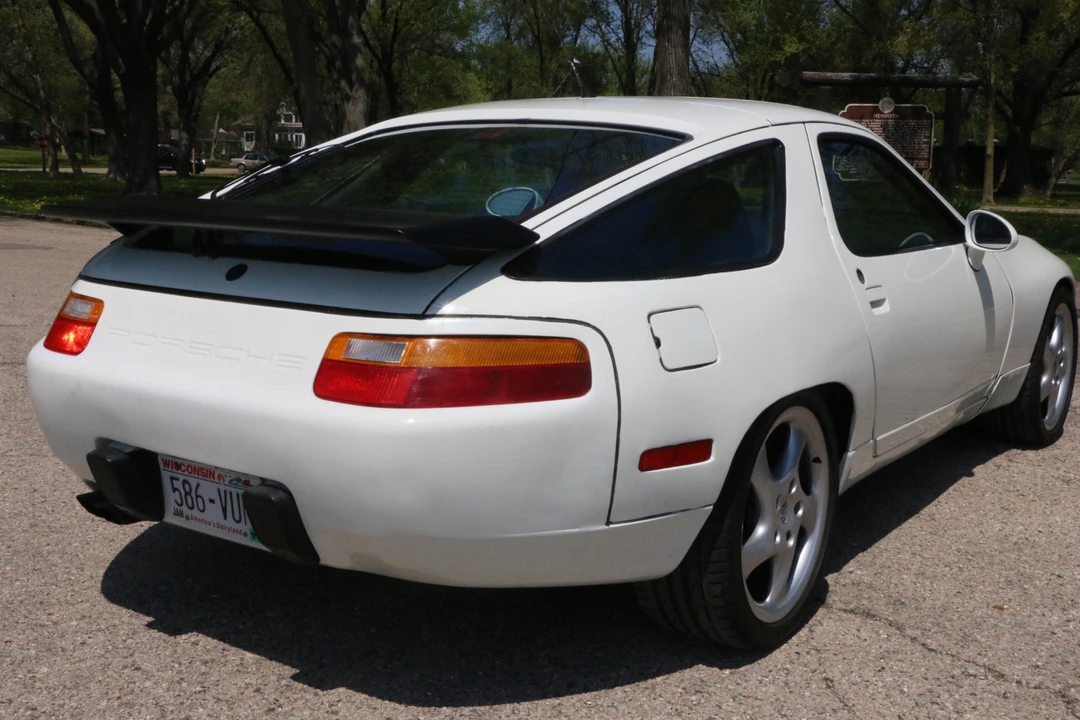 1990 Porsche 928 S4 - Image 17 of 31