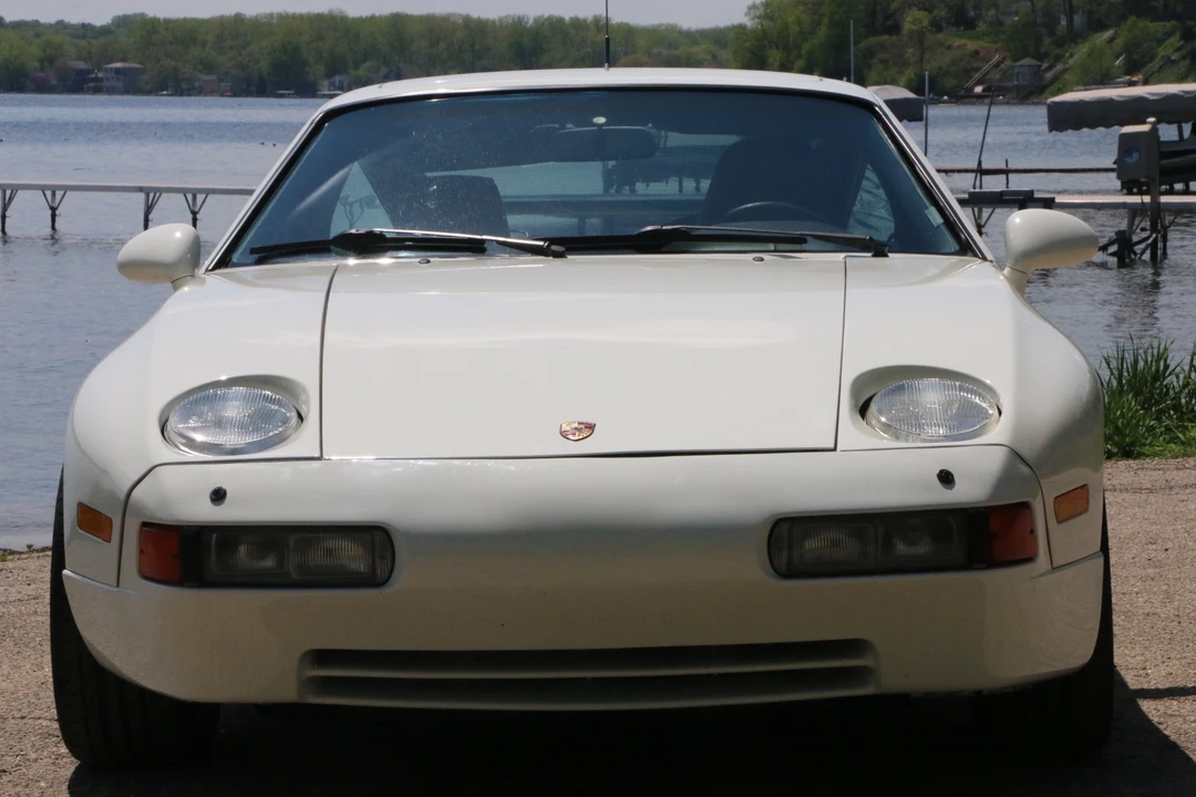 1990 Porsche 928 S4 - Image 13 of 31