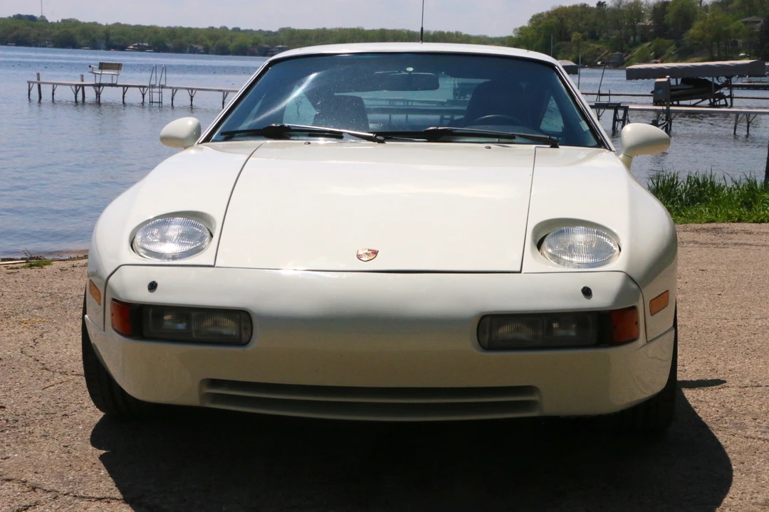 1990 Porsche 928 S4 - Image 14 of 31