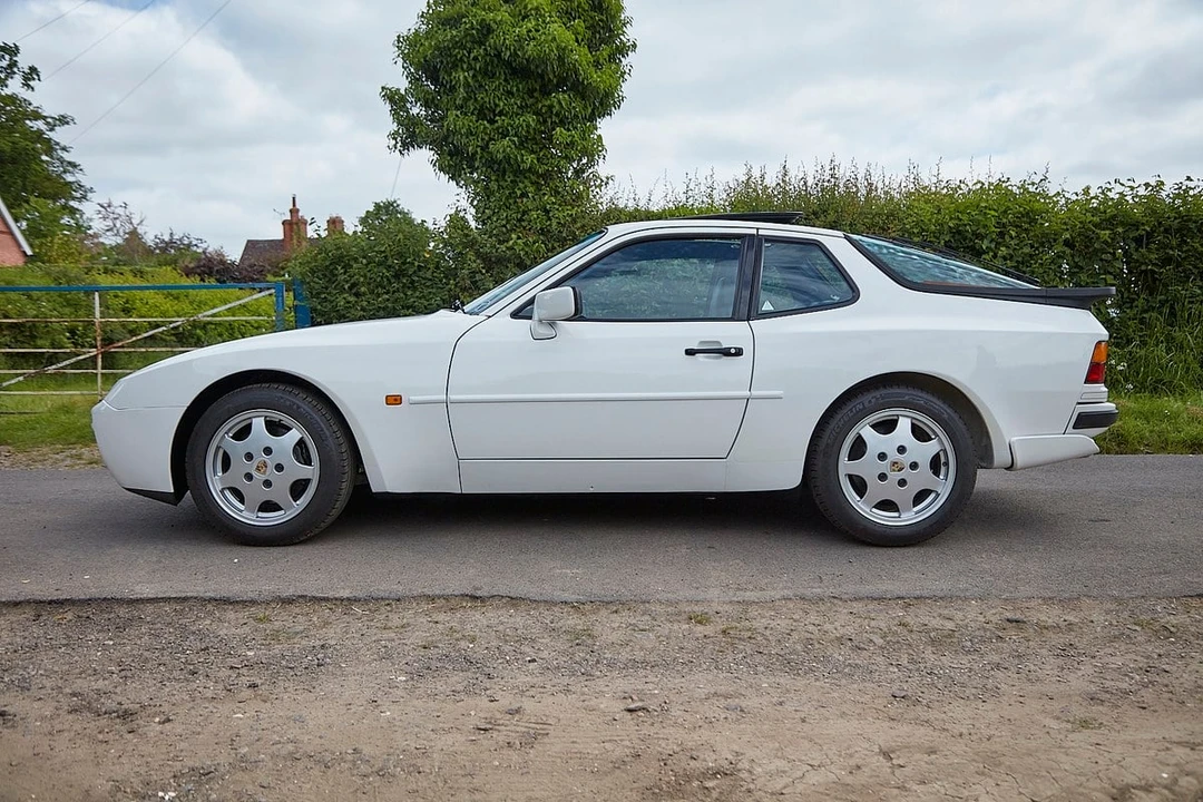1990 Porsche 944 S2 - Image 11 of 30