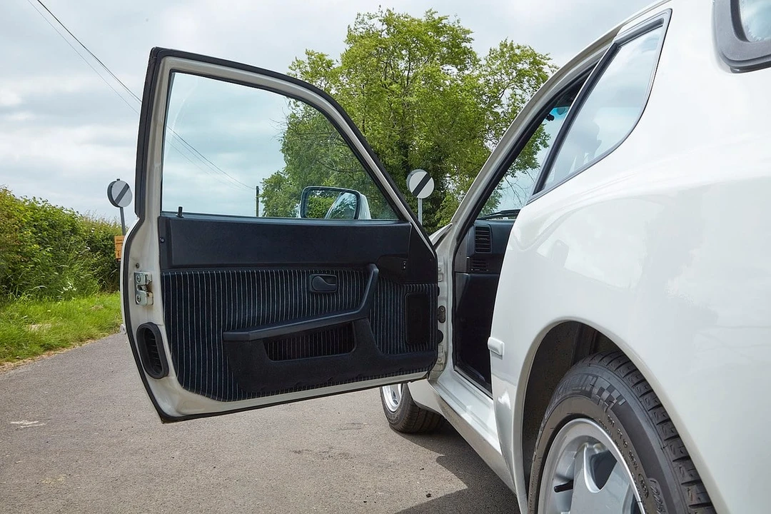 1990 Porsche 944 S2 - Image 16 of 30