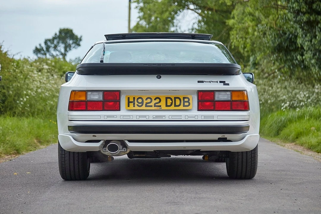 1990 Porsche 944 S2 - Image 8 of 30