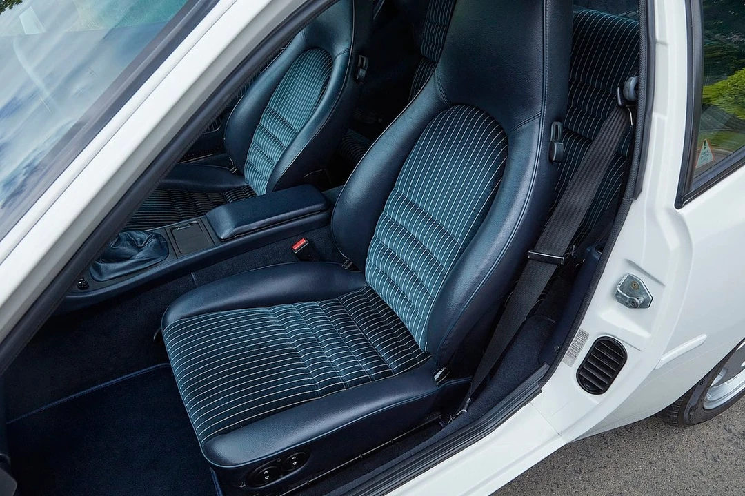 1990 Porsche 944 S2 - Image 17 of 30