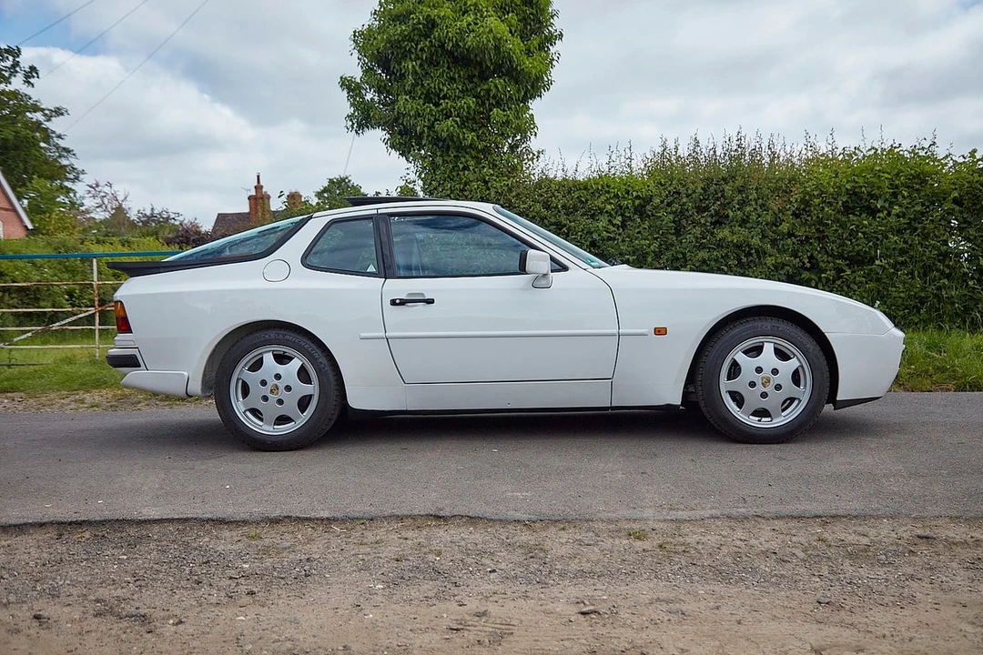 1990 Porsche 944 S2 - Image 10 of 30