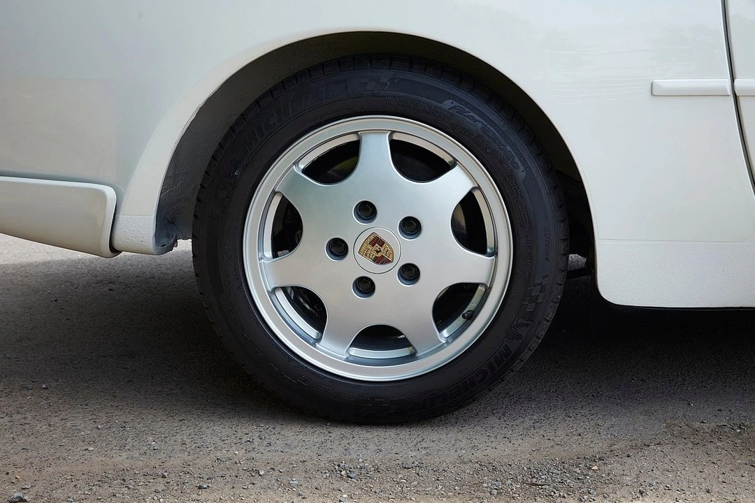 1990 Porsche 944 S2 - Image 14 of 30