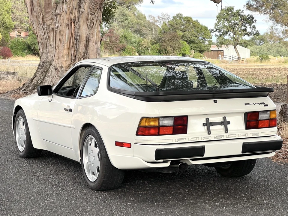1990 Porsche 944 S2 - Image 9 of 31