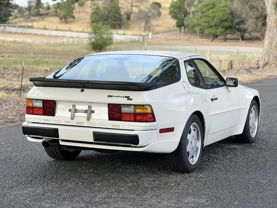 1990 Porsche 944 S2 - Image 11 of 31