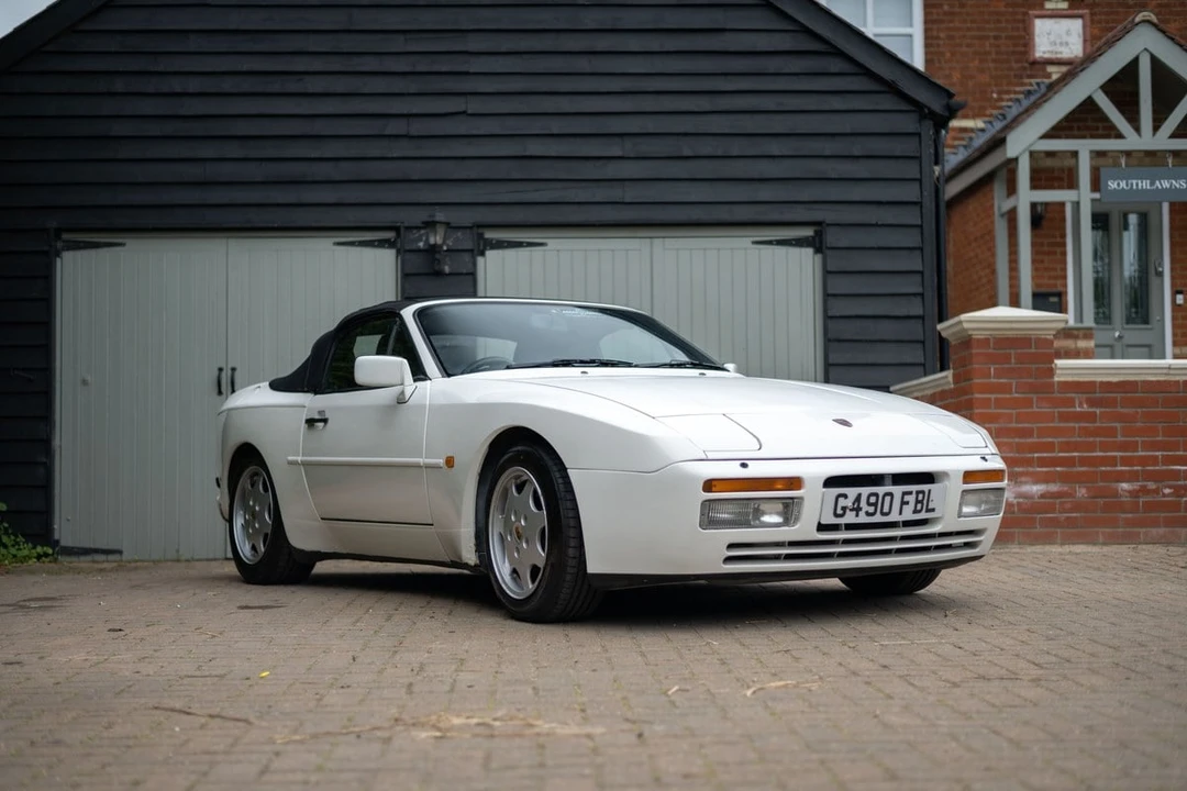 1990 Porsche 944 S2 - Image 2 of 30