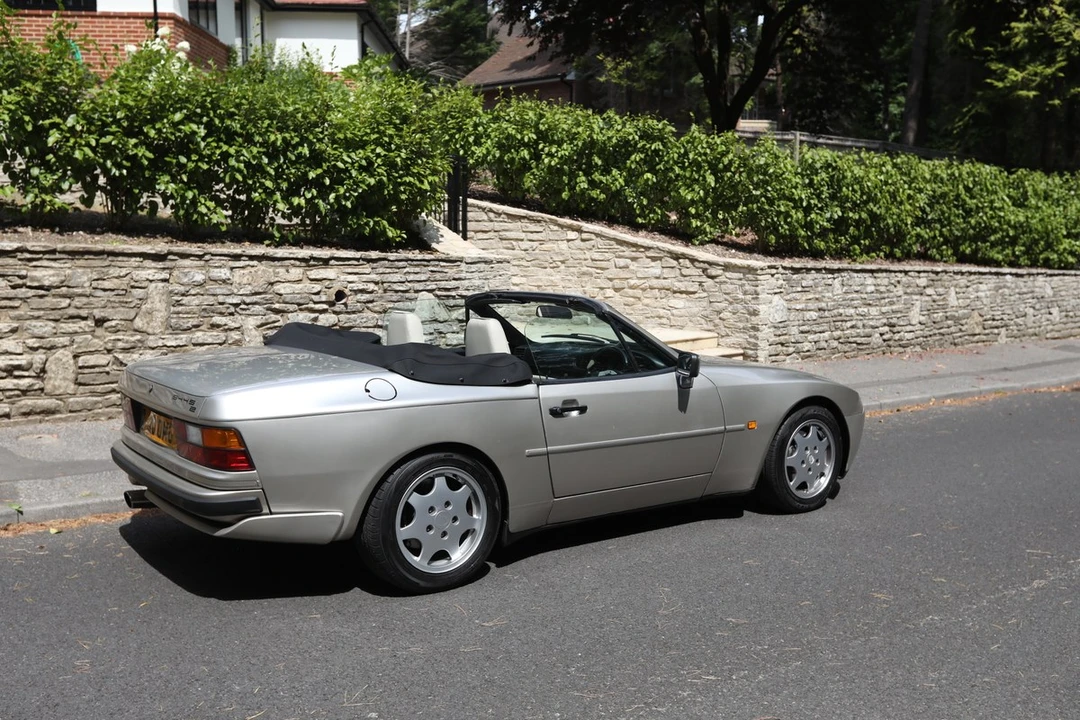 1990 Porsche 944 S2 - Image 9 of 30