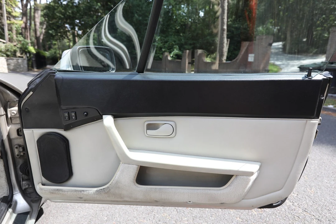 1990 Porsche 944 S2 - Image 27 of 30