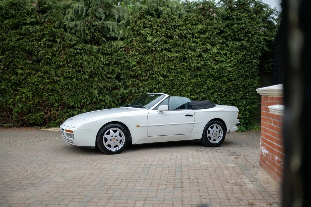 1990 Porsche 944 S2 - Image 11 of 30