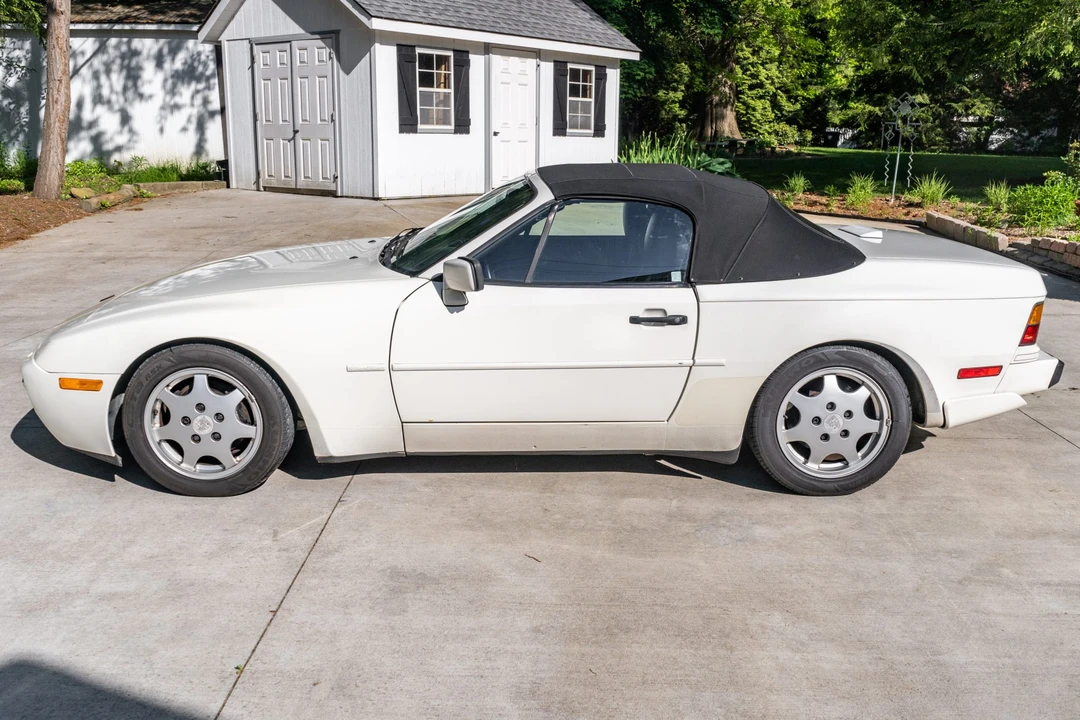 1990 Porsche 944 S2 - Image 2 of 31