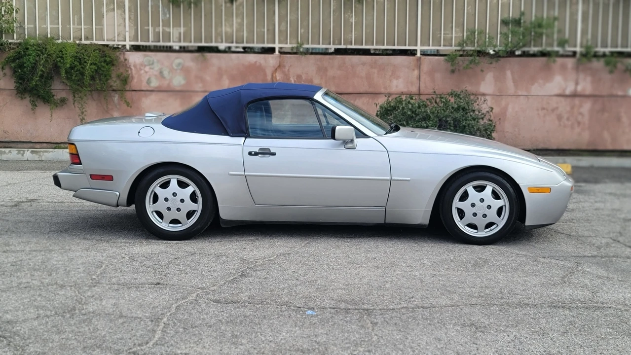 1990 Porsche 944 S2 - Image 13 of 31