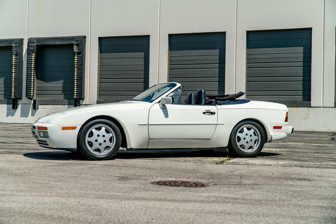1990 Porsche 944 S2 - Image 2 of 31