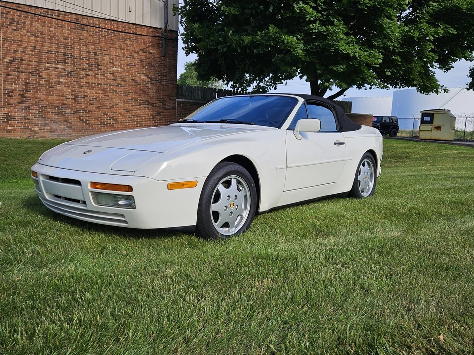 1990 Porsche 944 S2 - Image 2 of 31