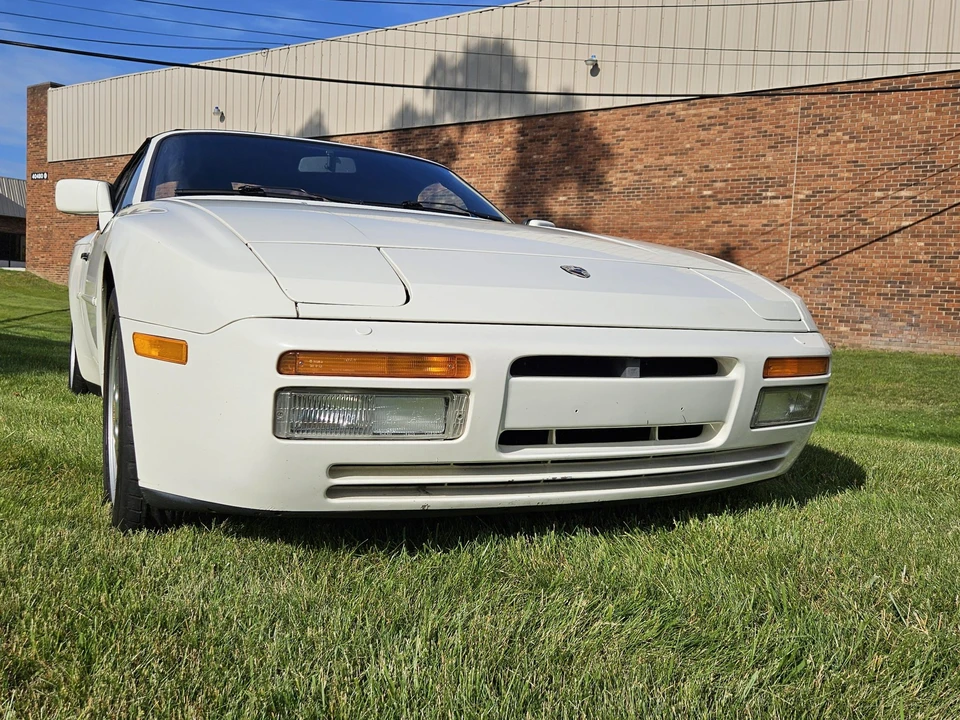 1990 Porsche 944 S2 - Image 3 of 31