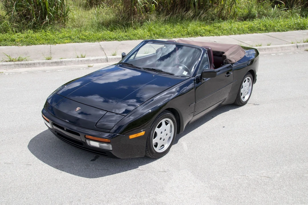 1990 Porsche 944 S2 - Image 2 of 31