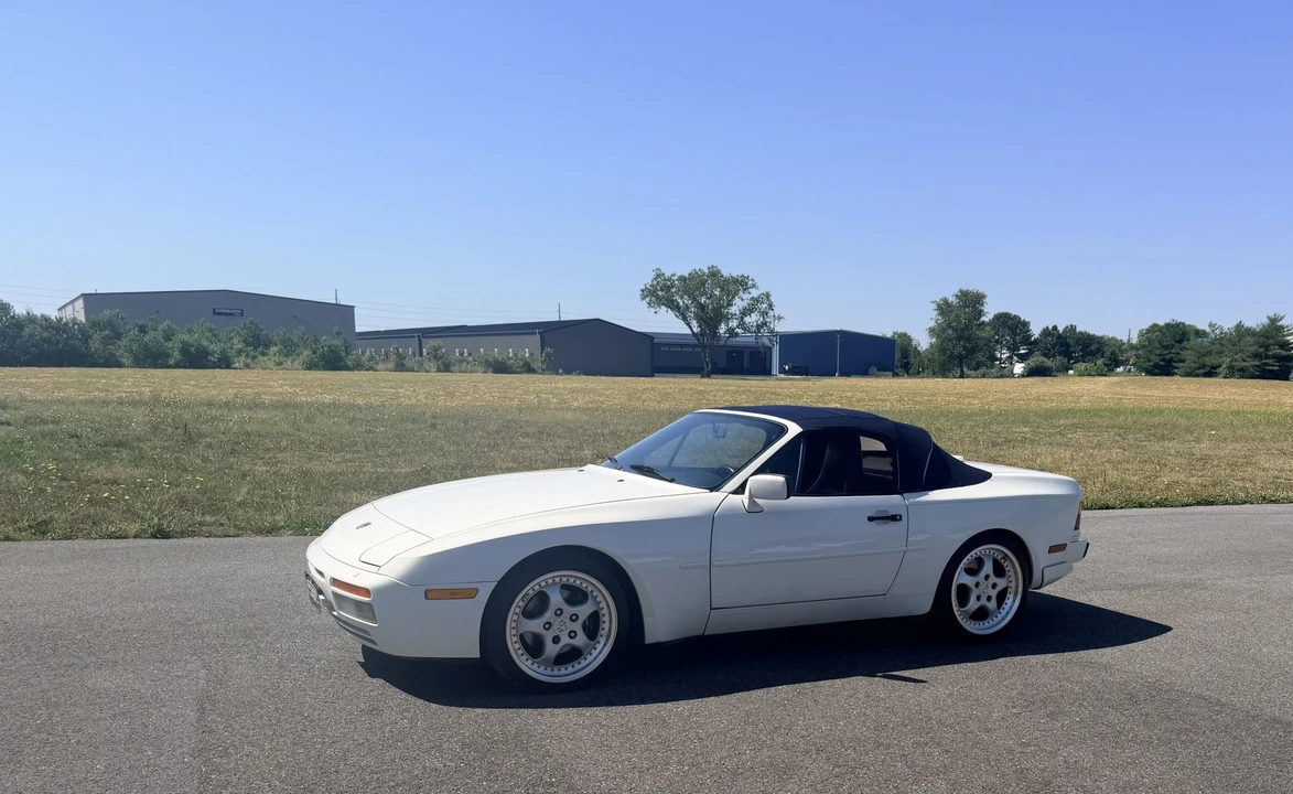 1990 Porsche 944 S2 - Image 2 of 31