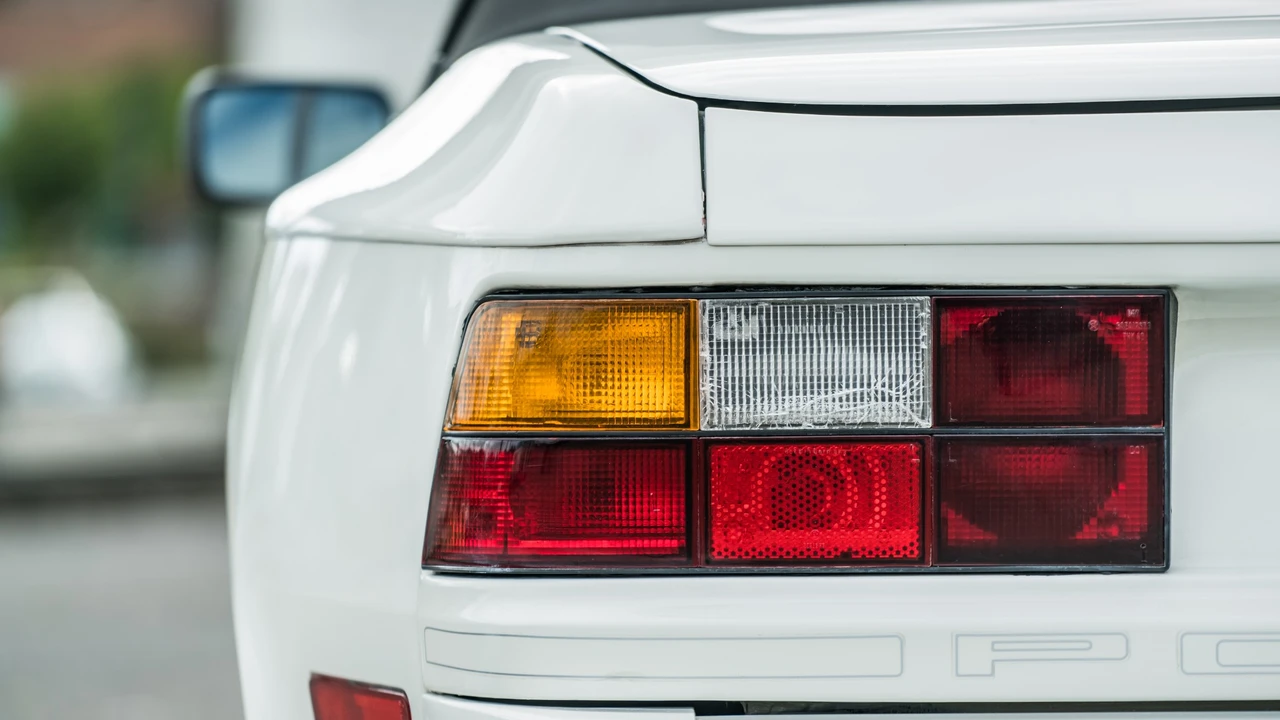 1990 Porsche 944 S2 - Image 22 of 31