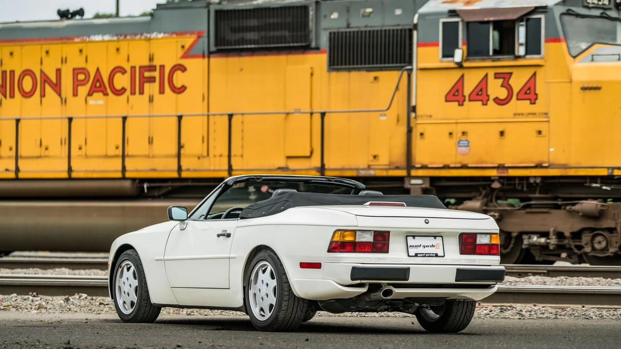 1990 Porsche 944 S2 - Image 10 of 14