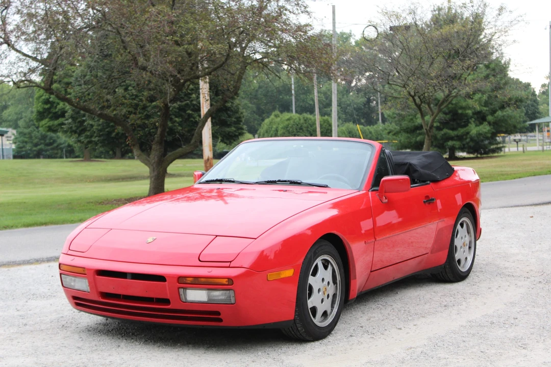 1990 Porsche 944 S2 - Image 2 of 31