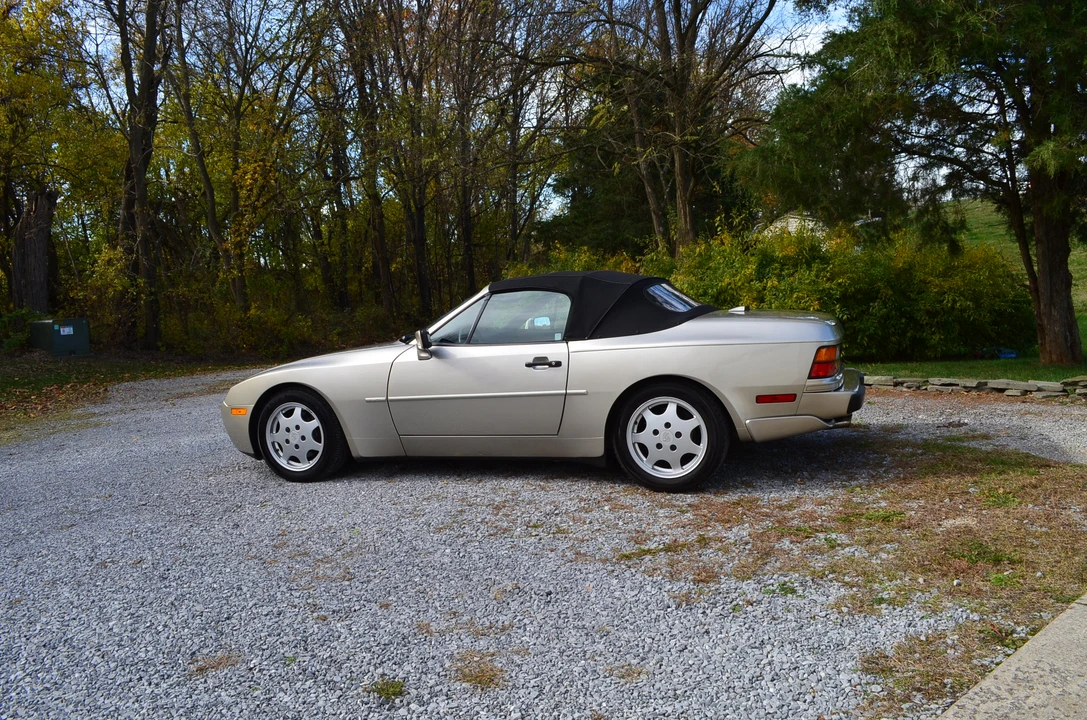 1990 Porsche 944 S2 - Image 13 of 31