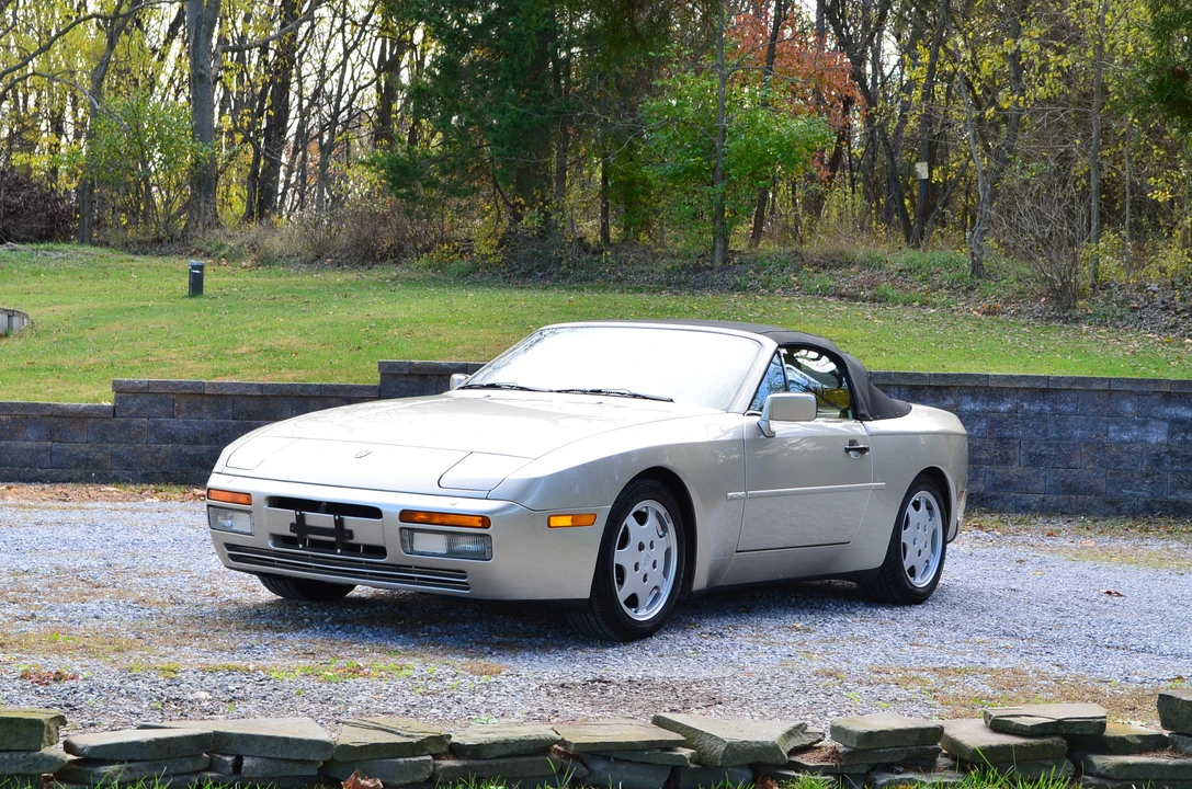 1990 Porsche 944 S2 - Image 2 of 31