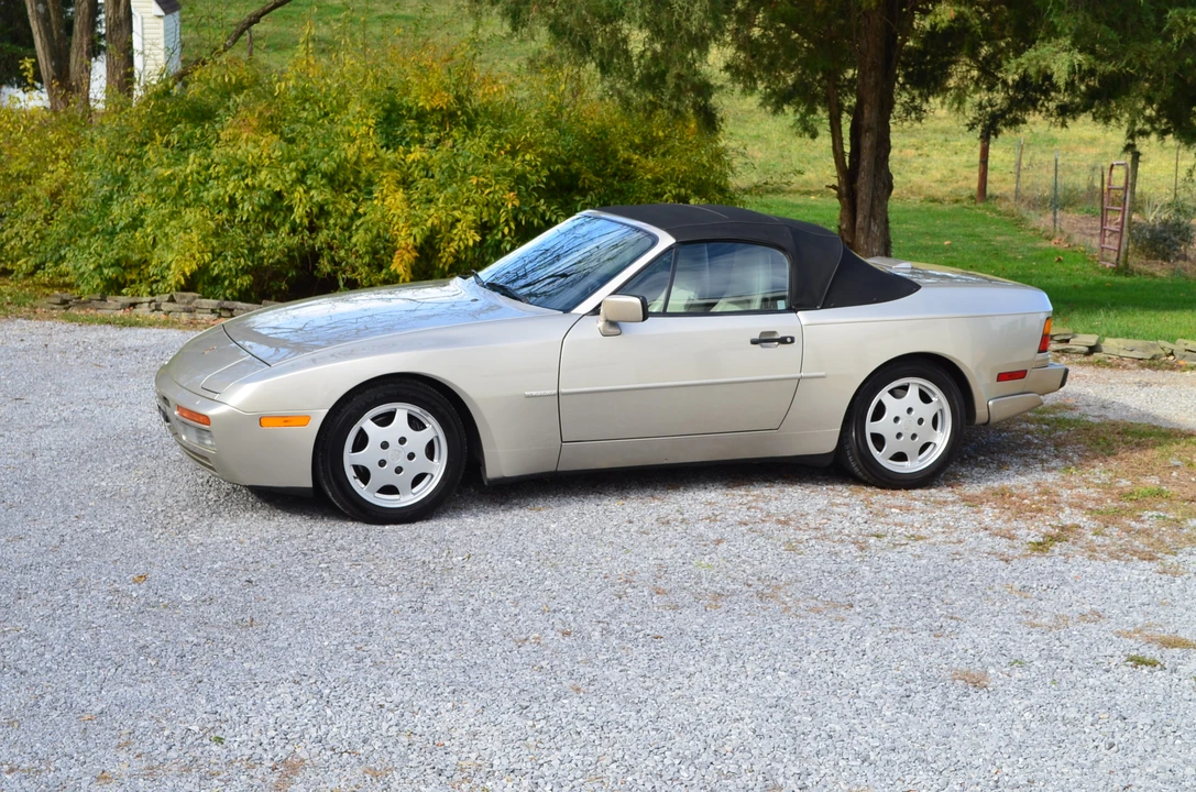 1990 Porsche 944 S2 - Image 14 of 31