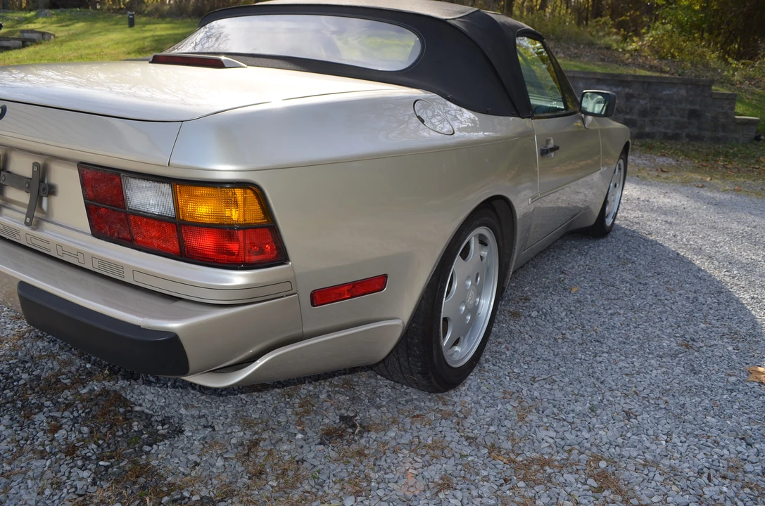 1990 Porsche 944 S2 - Image 25 of 31