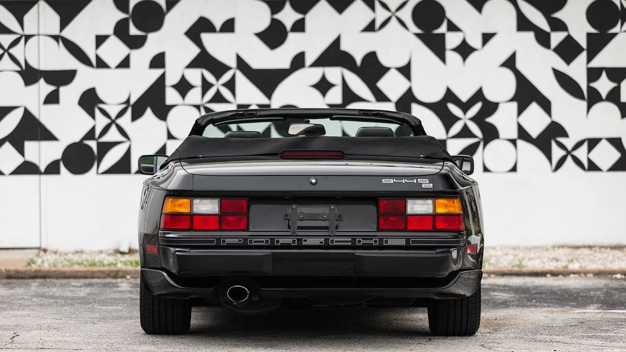 1990 Porsche 944 S2 - Image 15 of 29
