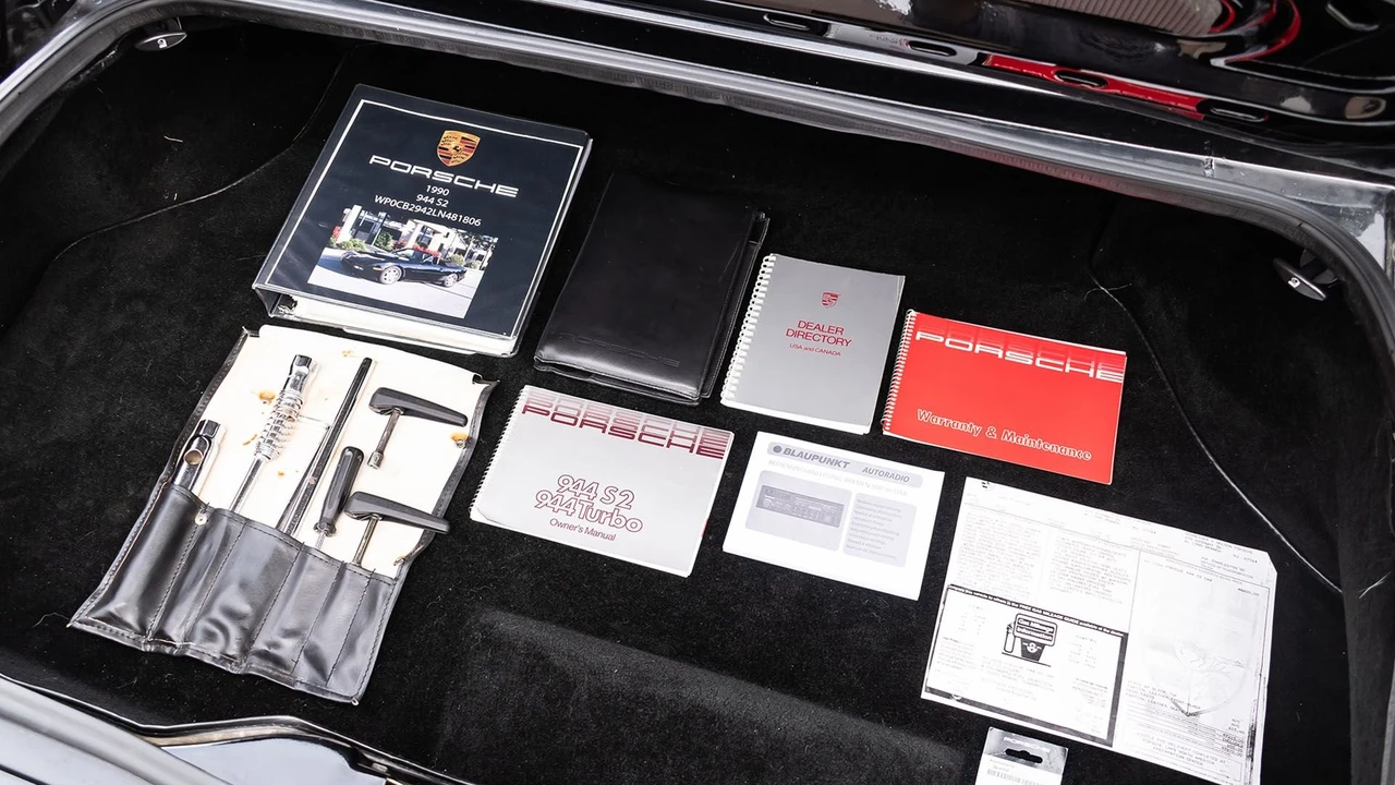 1990 Porsche 944 S2 - Image 8 of 29