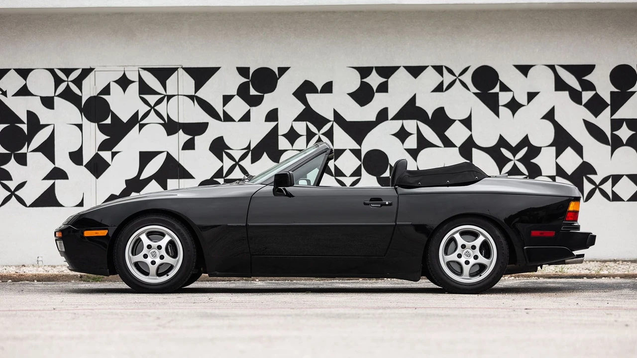 1990 Porsche 944 S2 - Image 13 of 29