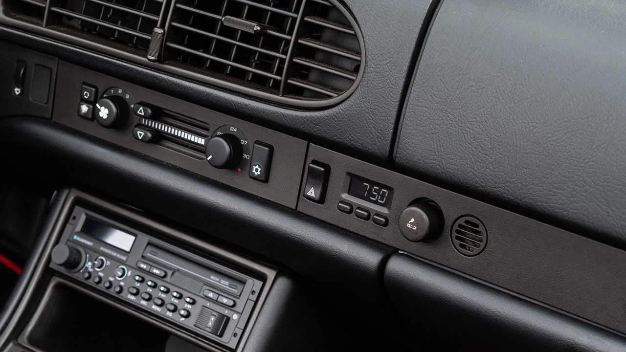 1990 Porsche 944 S2 - Image 22 of 29