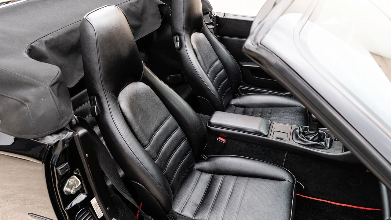 1990 Porsche 944 S2 - Image 17 of 29