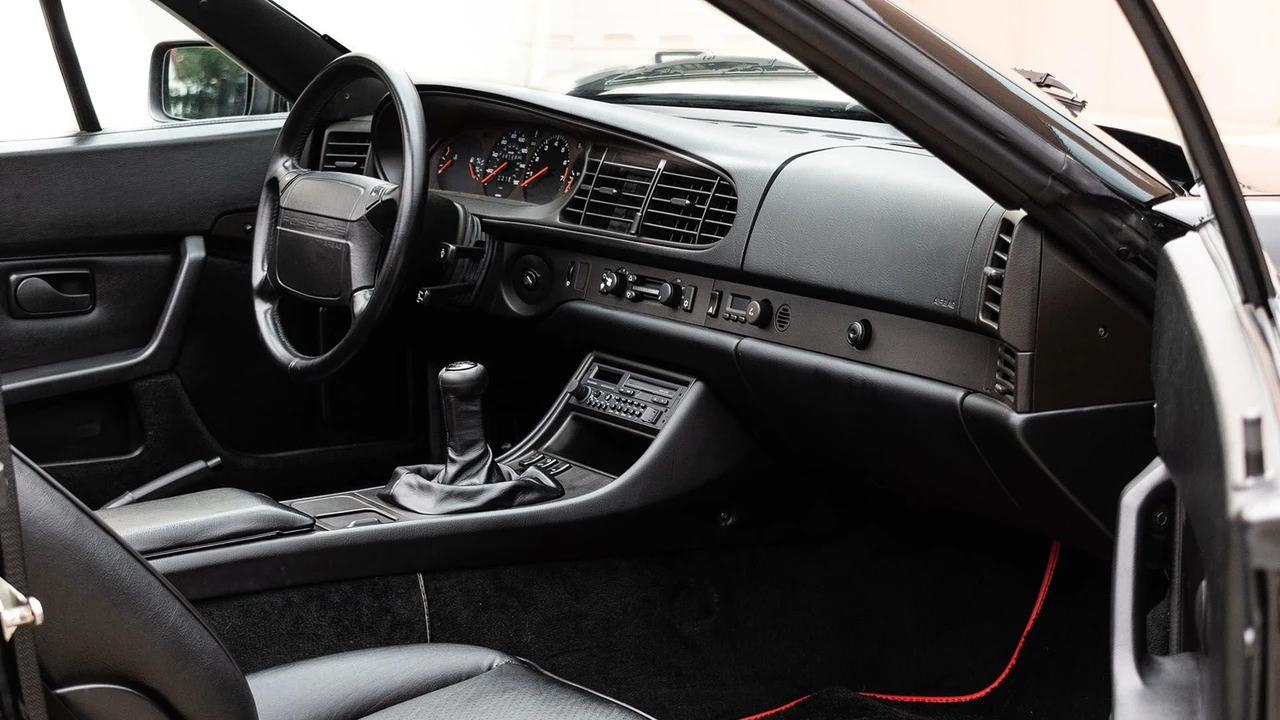 1990 Porsche 944 S2 - Image 7 of 29
