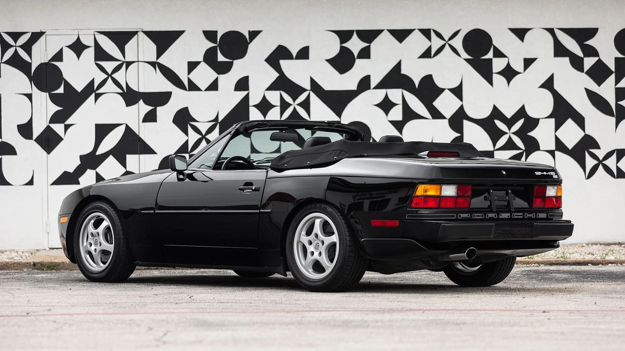 1990 Porsche 944 S2 - Image 11 of 29