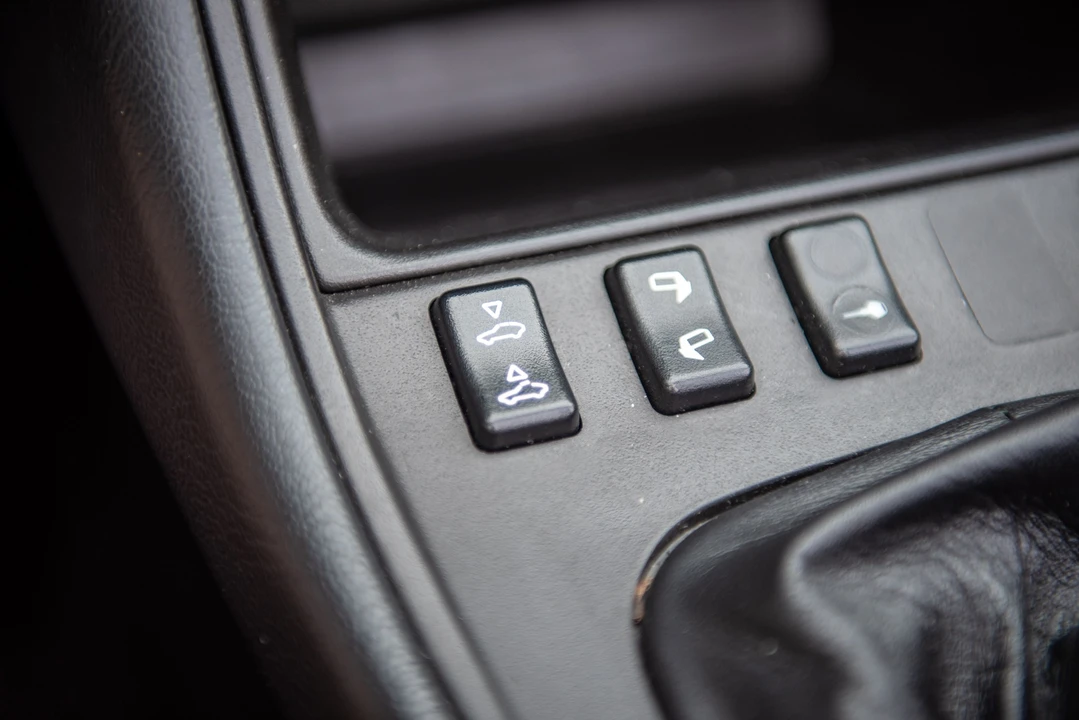1990 Porsche 944 S2 - Image 30 of 31