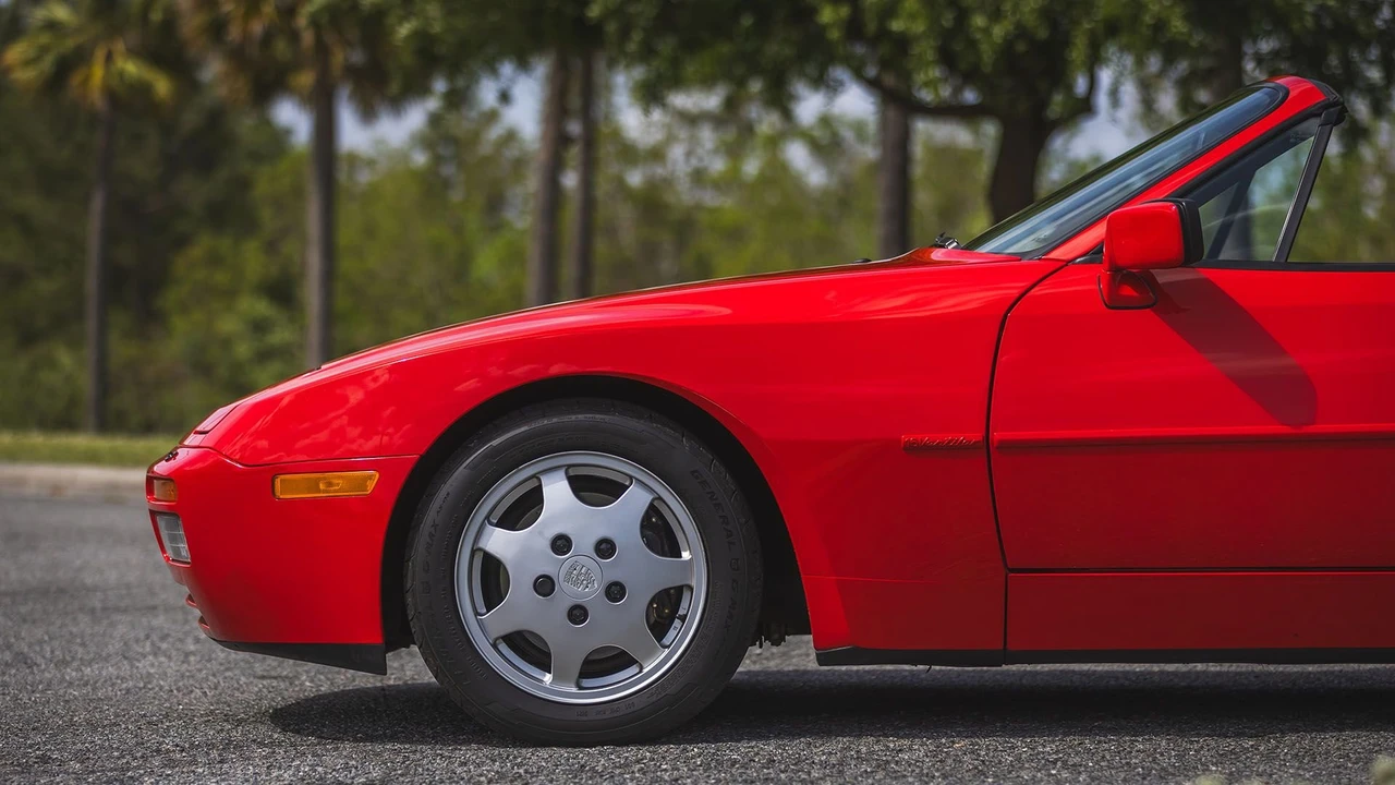 1990 Porsche 944 S2 - Image 28 of 31